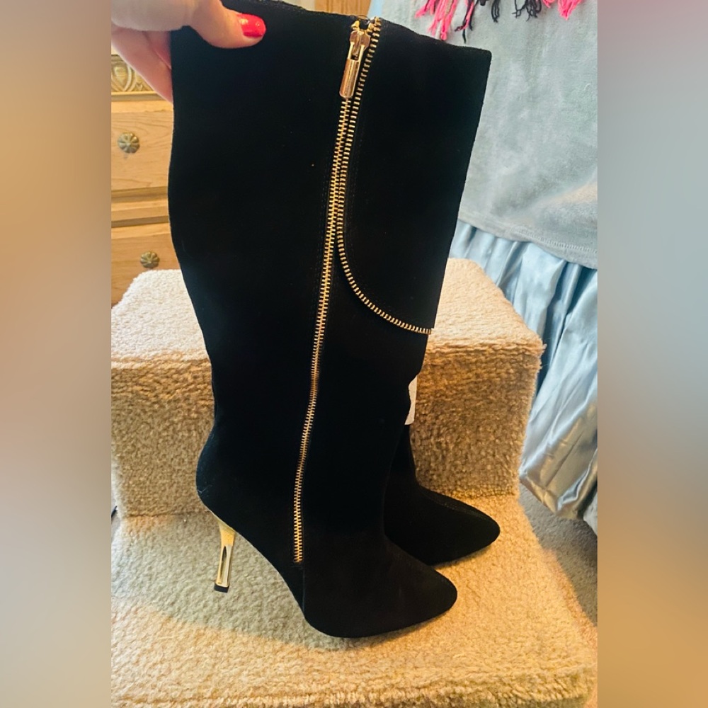 Women’s black suede boots size 8